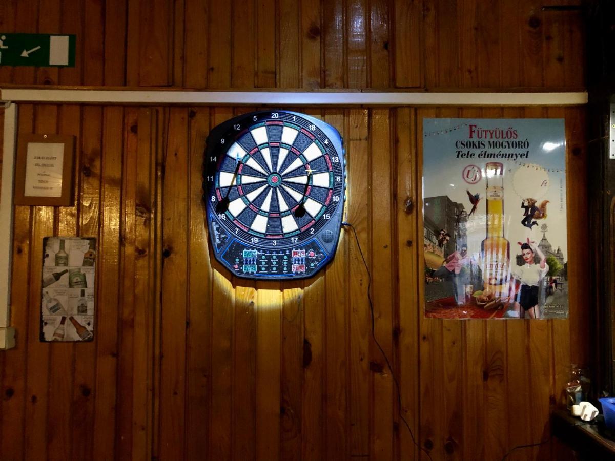 Whole Basemenet Former Pub4 Stag Do/Hen Party Budapest Ngoại thất bức ảnh