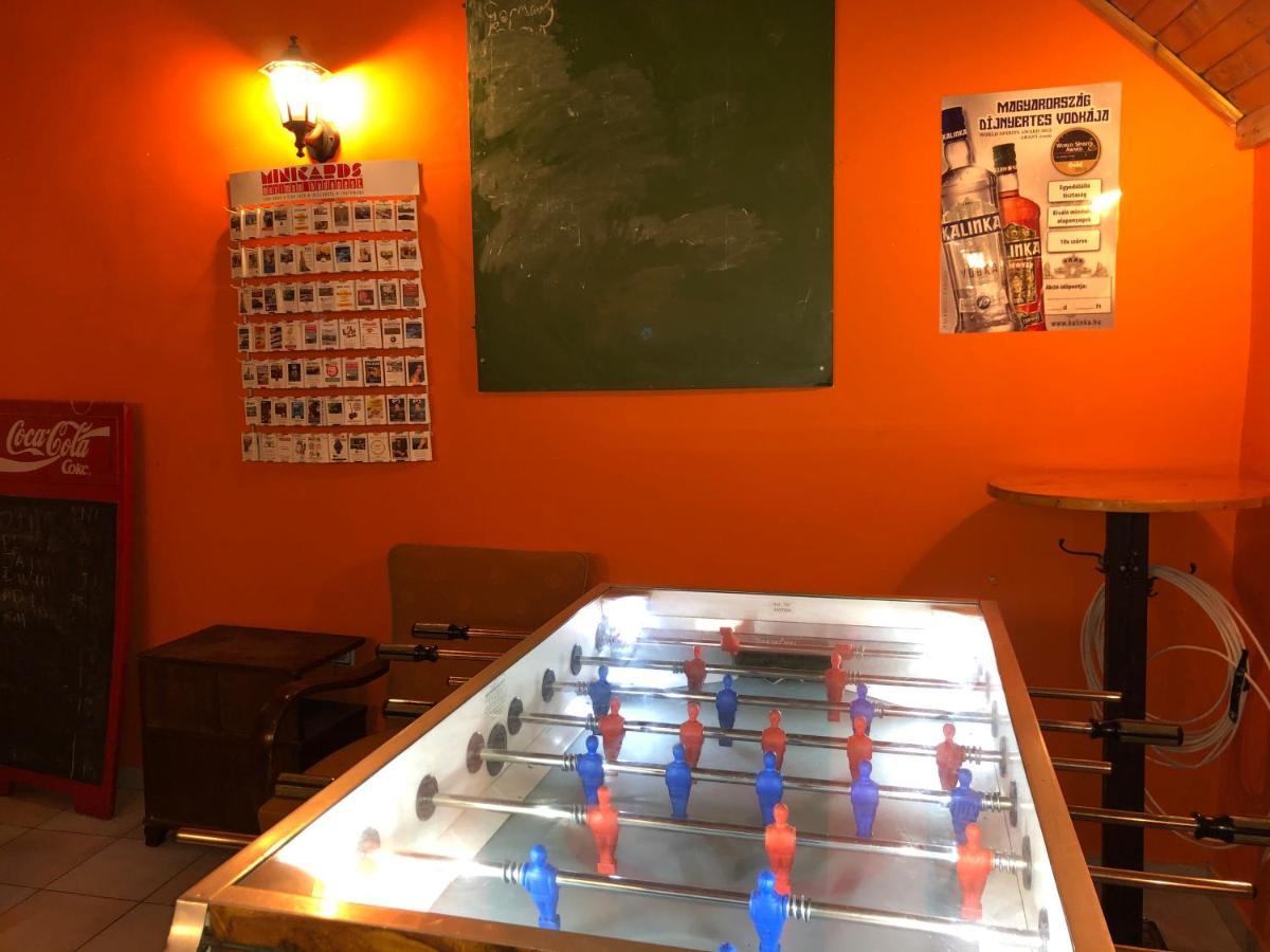 Whole Basemenet Former Pub4 Stag Do/Hen Party Budapest Ngoại thất bức ảnh